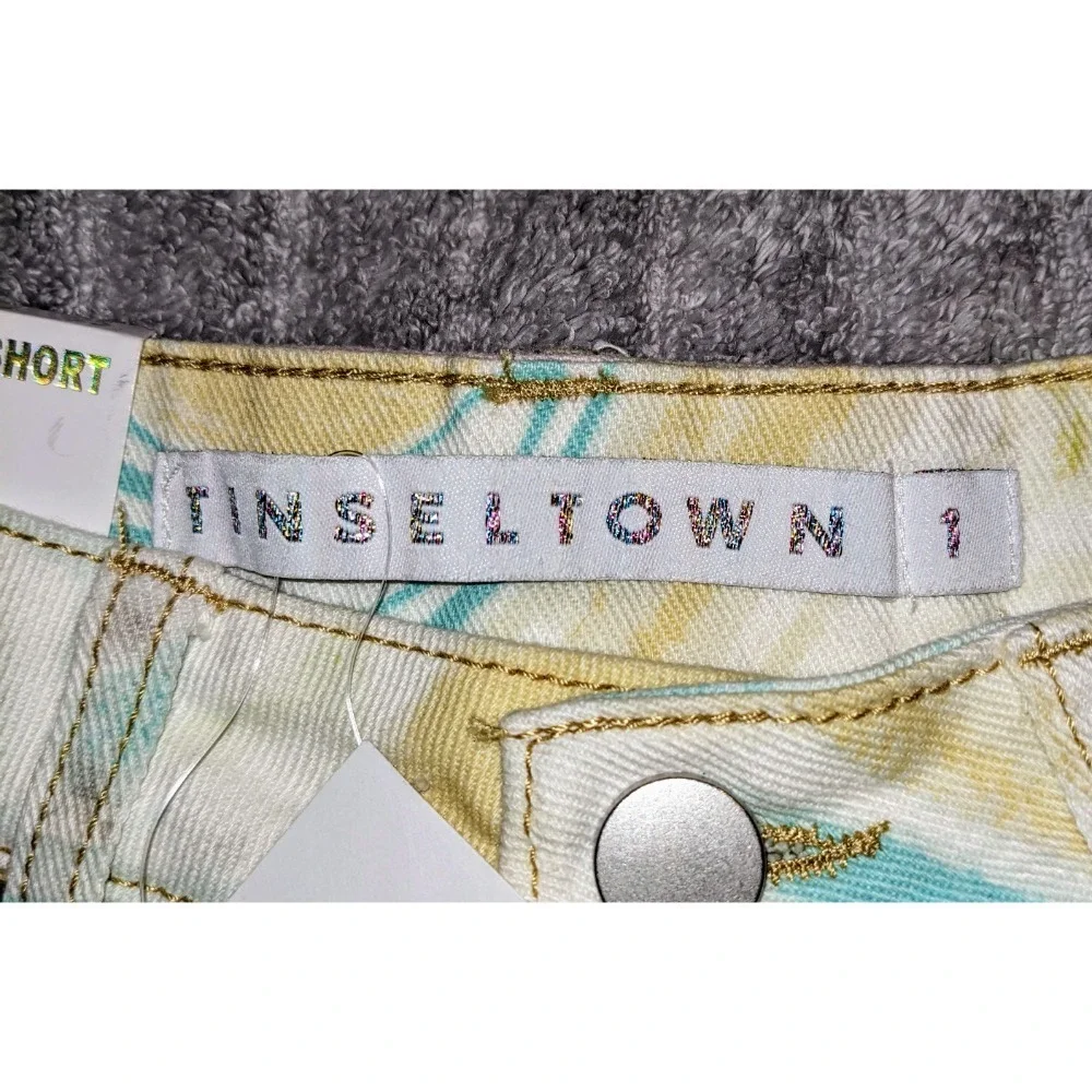 Hi-Rise Mom Shorts Swirl Print Denim Cuffed Hem Casual Trendy Size 1/25 NWT - Picture 6 of 10